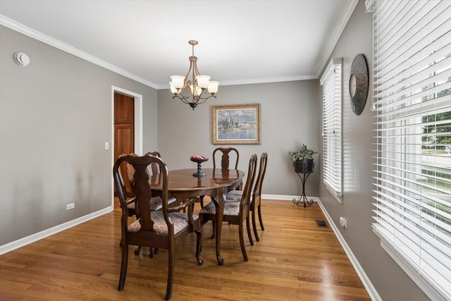 1137 Hyde Park Lane, Naperville, IL 60565