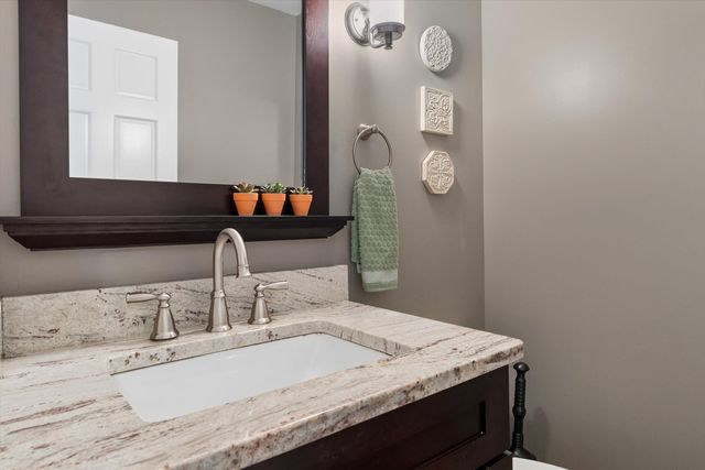 1137 Hyde Park Lane, Naperville, IL 60565