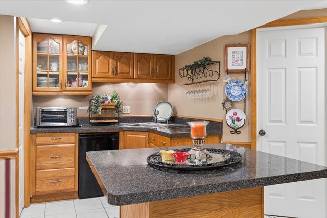 1137 Hyde Park Lane, Naperville, IL 60565