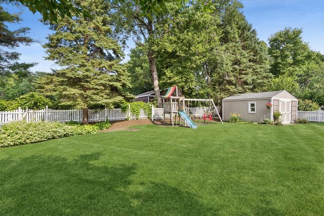 1137 Hyde Park Lane, Naperville, IL 60565