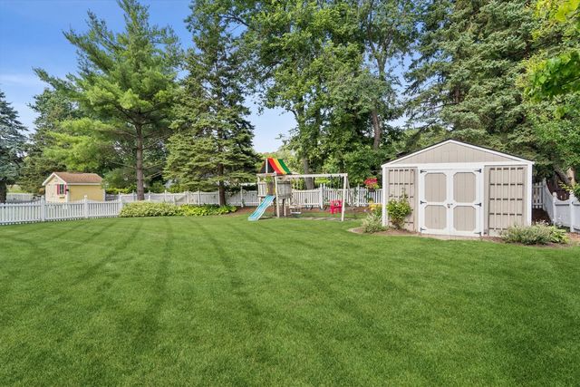 1137 Hyde Park Lane, Naperville, IL 60565