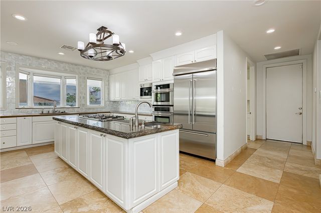 2057 Troon Drive, Henderson, NV 89074