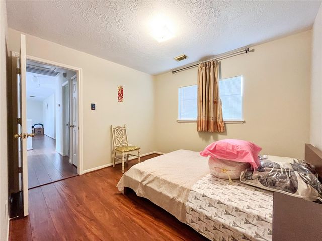 8907 Emerald Heights Lane, Houston, TX 77083