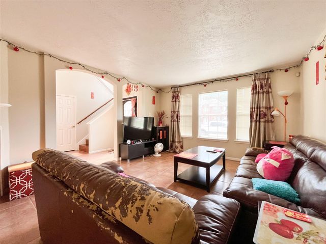 8907 Emerald Heights Lane, Houston, TX 77083