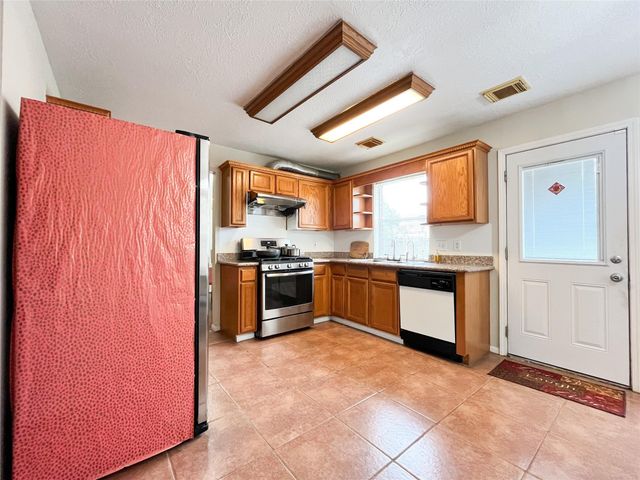 8907 Emerald Heights Lane, Houston, TX 77083