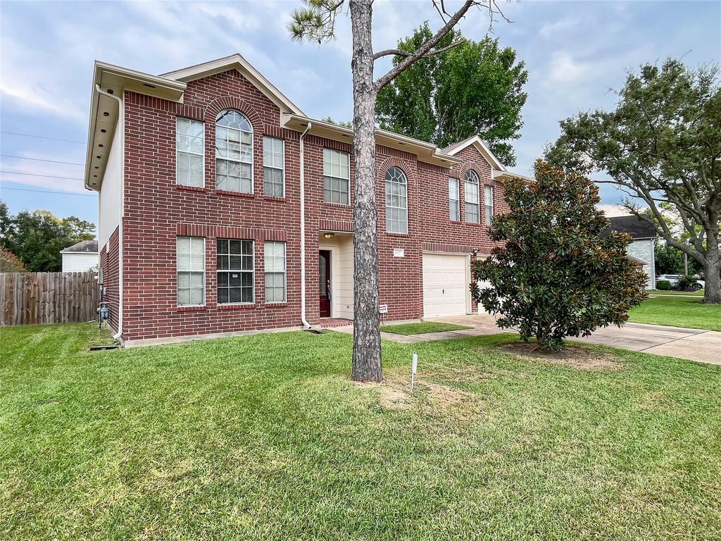 8907 Emerald Heights Lane, Houston, TX 77083