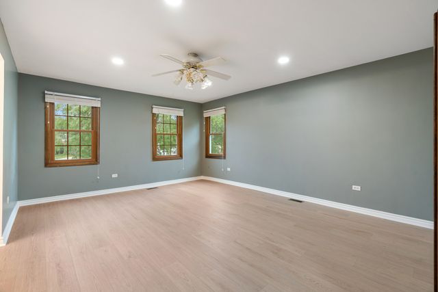 1465 Jasper Drive, Wheaton, IL 60189