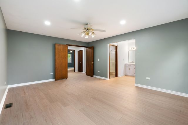 1465 Jasper Drive, Wheaton, IL 60189