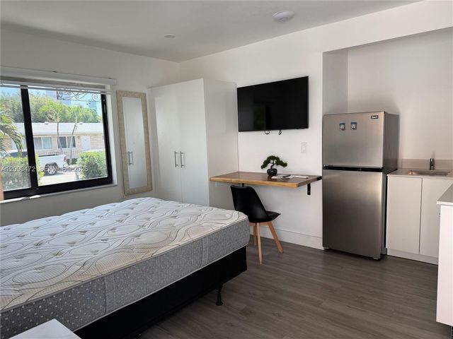 910 SW 8th Avenue B, Miami, FL 33130