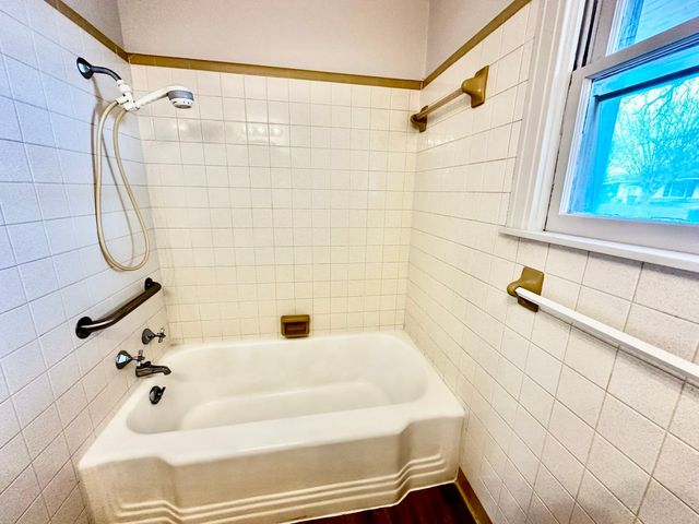 1103 Fair Avenue, Gainesville, TX 76240