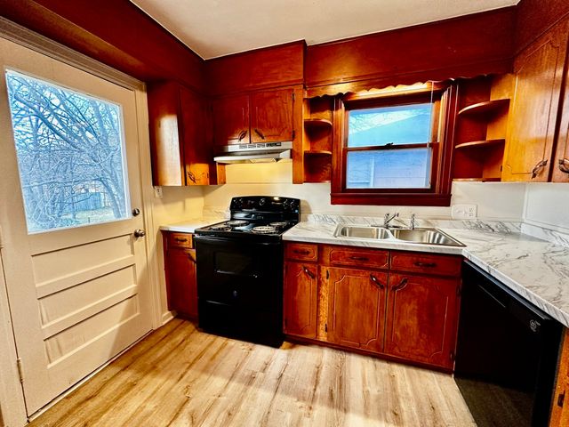 1103 Fair Avenue, Gainesville, TX 76240