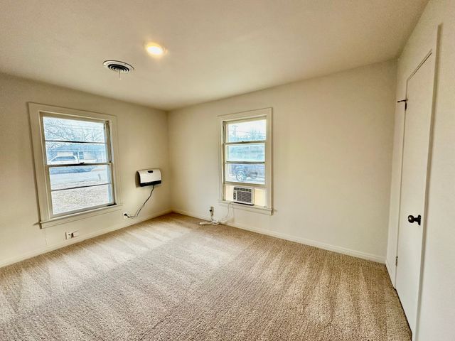 1103 Fair Avenue, Gainesville, TX 76240