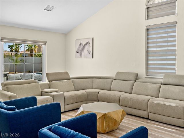9041 Kingsdale Court, Las Vegas, NV 89147