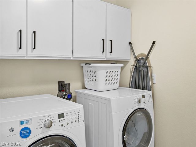 9041 Kingsdale Court, Las Vegas, NV 89147