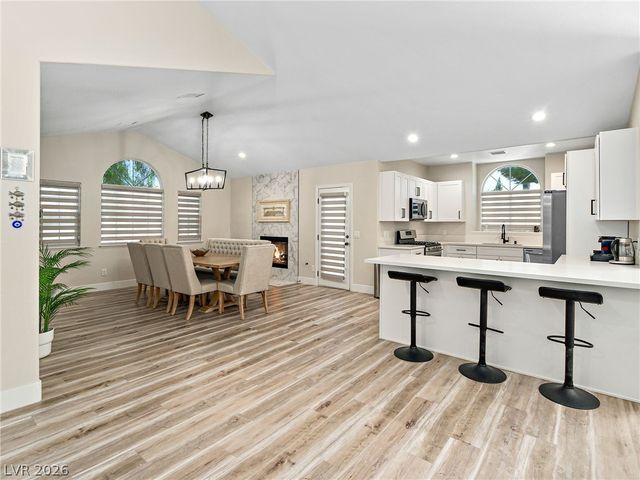 9041 Kingsdale Court, Las Vegas, NV 89147