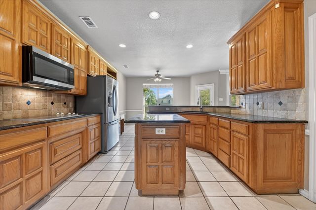 914 Dove Creek Trail, Southlake, TX 76092