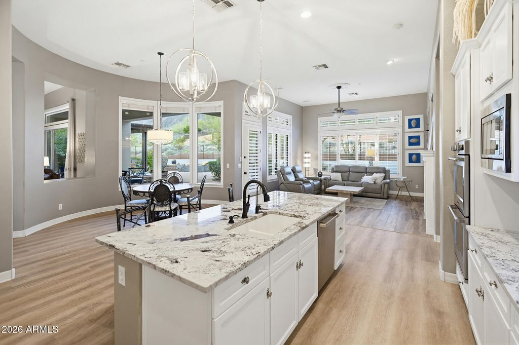 Image 10 of property listing at 1813 W CAMARGO Court, Anthem, AZ 85086