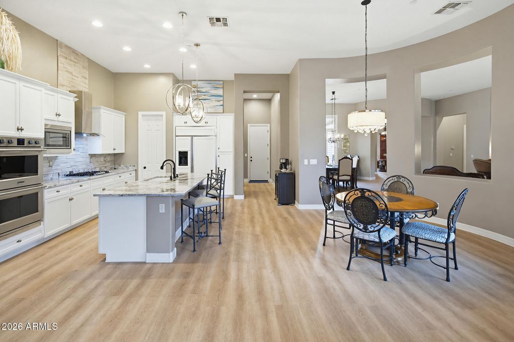 Image 12 of property listing at 1813 W CAMARGO Court, Anthem, AZ 85086