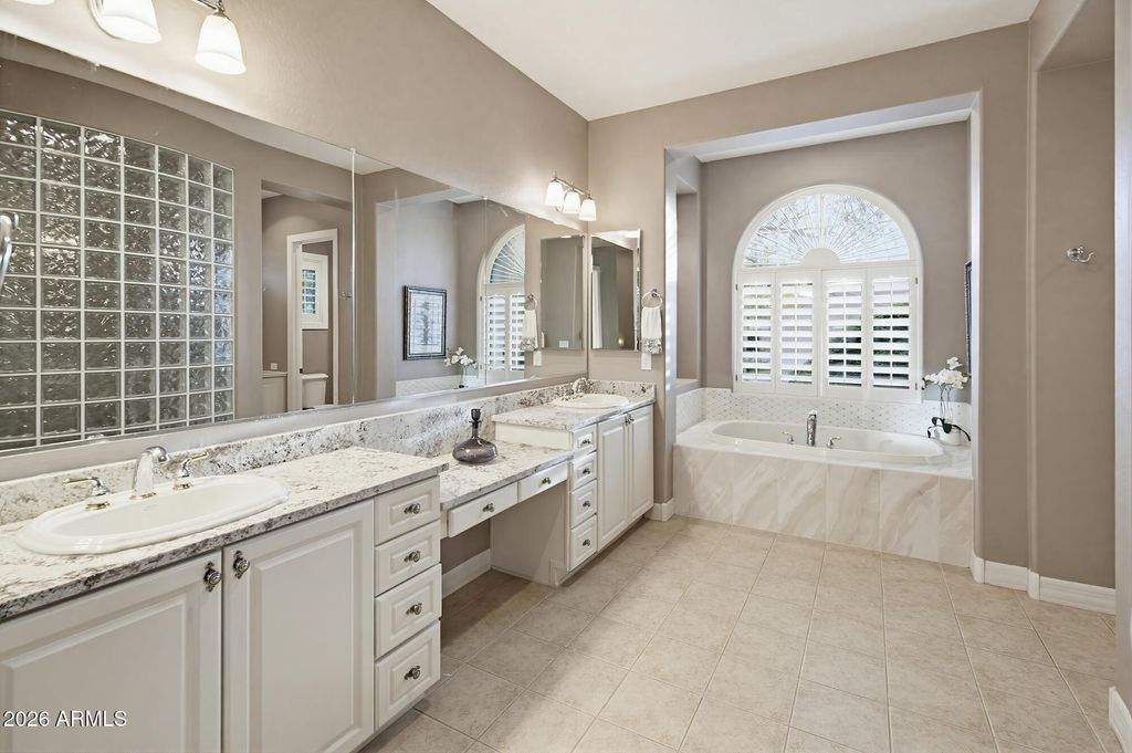 Image 23 of property listing at 1813 W CAMARGO Court, Anthem, AZ 85086