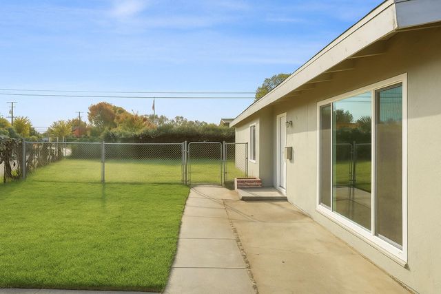 3903 Hogue Ave, Stockton, CA 95204