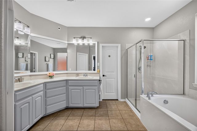 2217 Frosted Willow Lane, Fort Worth, TX 76177