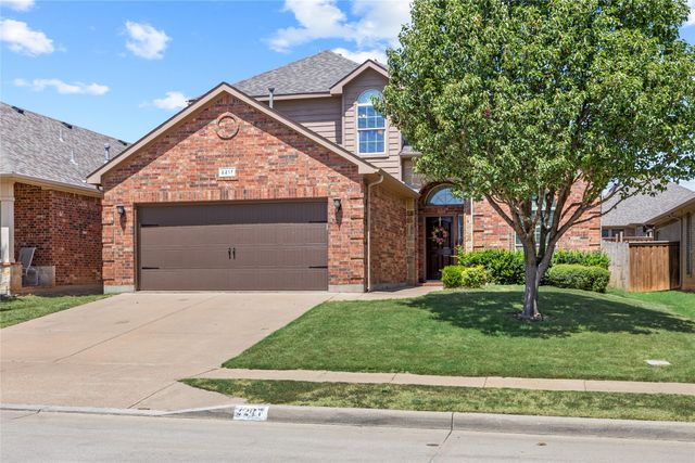 2217 Frosted Willow Lane, Fort Worth, TX 76177