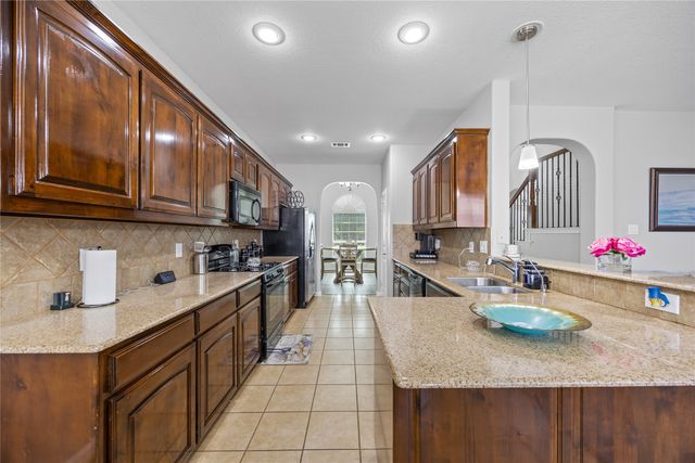 2217 Frosted Willow Lane, Fort Worth, TX 76177
