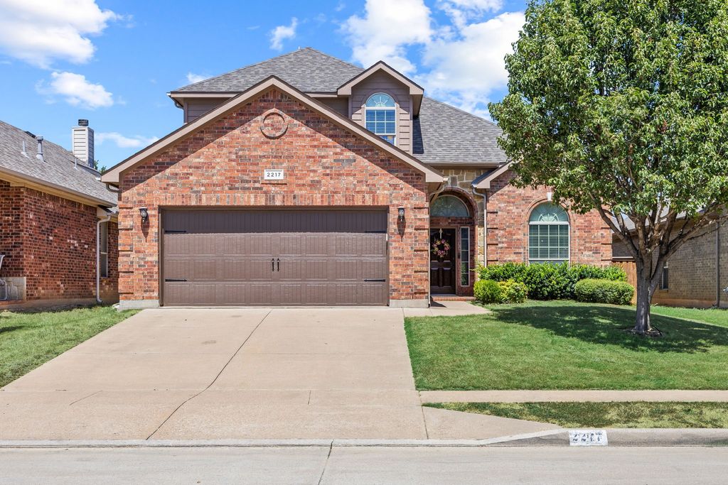 2217 Frosted Willow Lane, Fort Worth, TX 76177