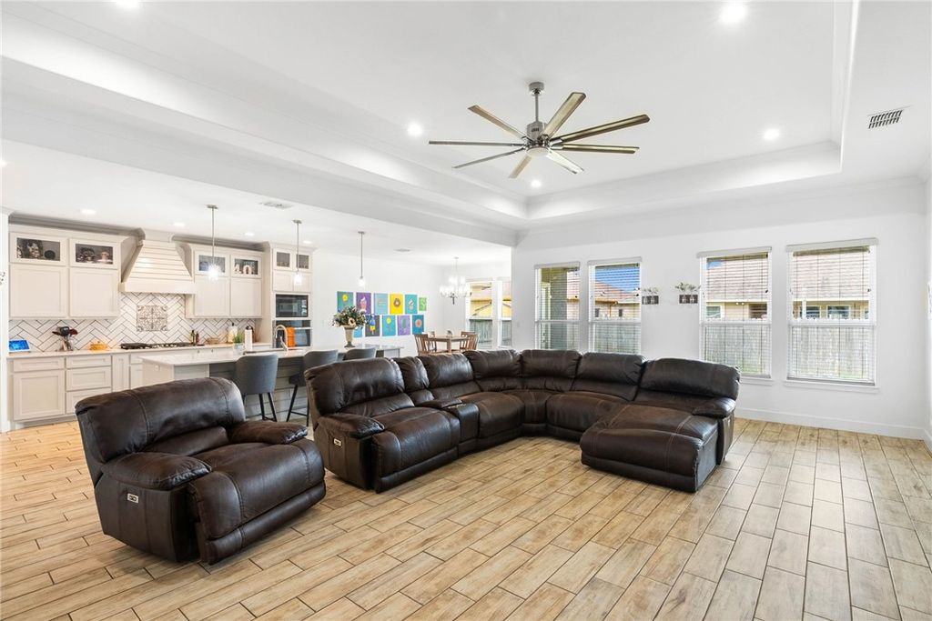 3822 Negin Dr, Corpus Christi, TX 78414 — photo 2