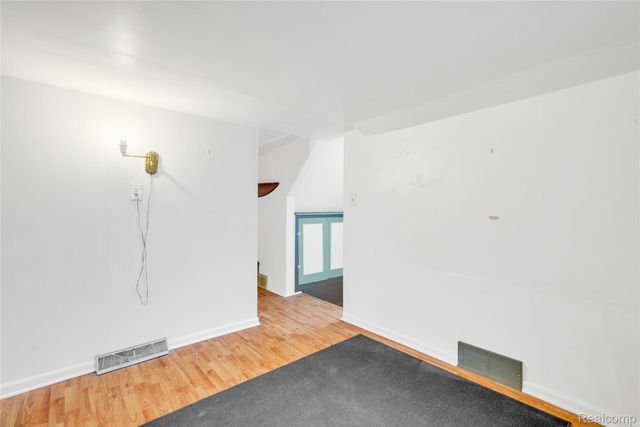 6522 Saline Drive, Waterford Charter Township, MI 48329