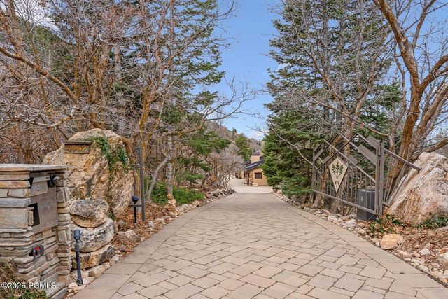 4552 S Zarahemla Drive, Salt Lake City, UT 84124