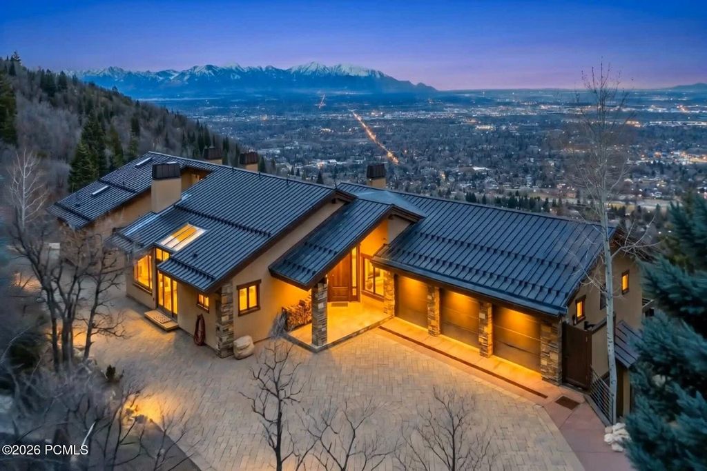 4552 S Zarahemla Drive, Salt Lake City, UT 84124