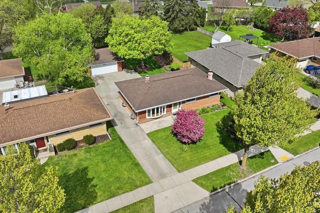 2801 S 72nd STREET, West Allis, WI 53219