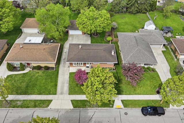 2801 S 72nd STREET, West Allis, WI 53219