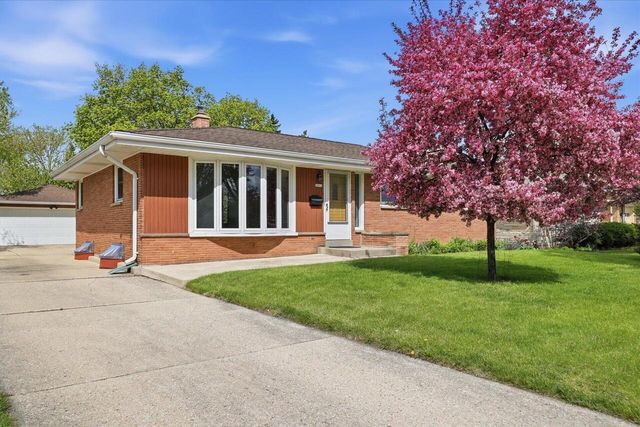 2801 S 72nd STREET, West Allis, WI 53219