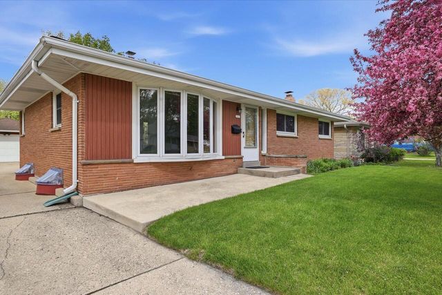 2801 S 72nd STREET, West Allis, WI 53219
