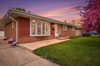 2801 S 72nd STREET, West Allis, WI 53219
