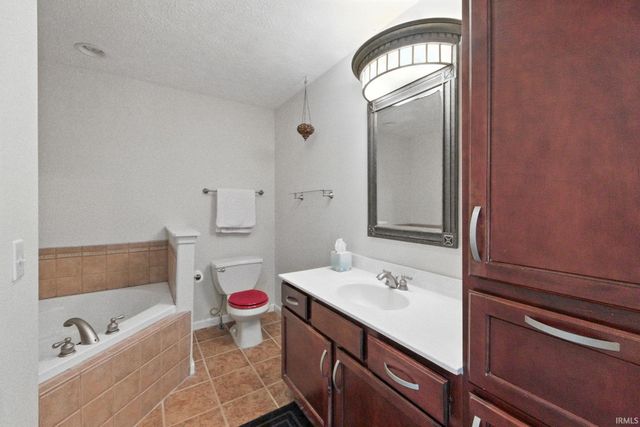 1823 Kyverdale Drive, Lafayette, IN 47909
