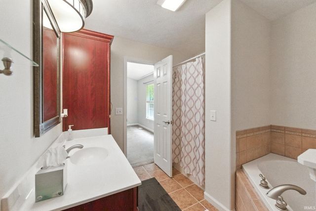 1823 Kyverdale Drive, Lafayette, IN 47909