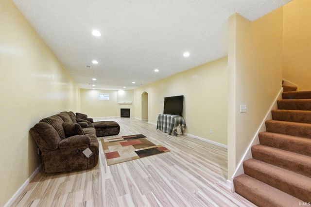 1823 Kyverdale Drive, Lafayette, IN 47909