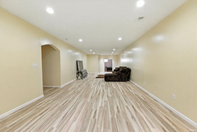 1823 Kyverdale Drive, Lafayette, IN 47909