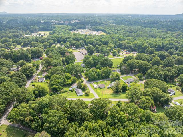2639 Springbrook Circle, Gastonia, NC 28052