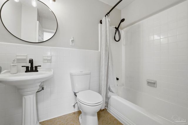 6509 Lark Ave, Milton, FL 32570