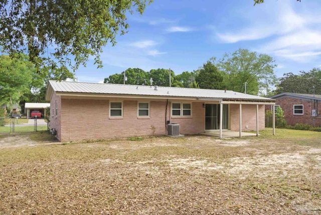 6509 Lark Ave, Milton, FL 32570