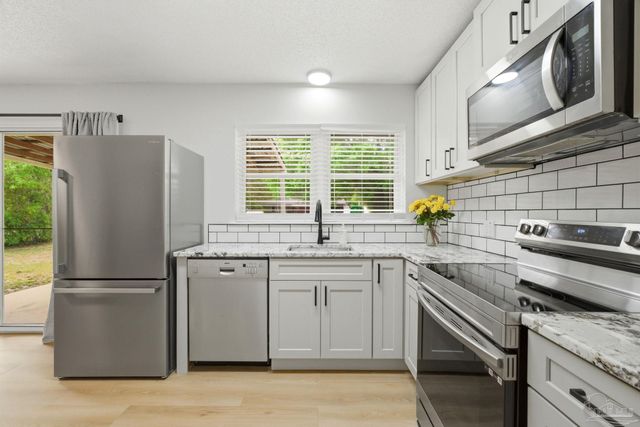 6509 Lark Ave, Milton, FL 32570