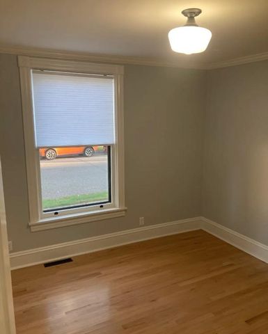 1015 5th Street N, Stillwater, MN 55082