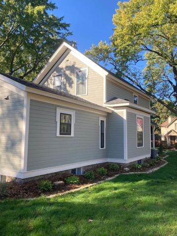 1015 5th Street N, Stillwater, MN 55082