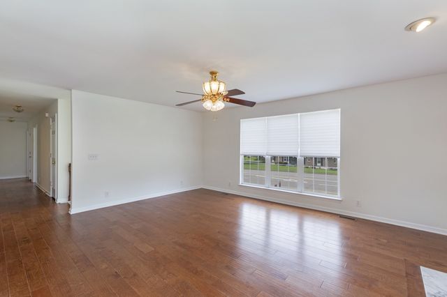 647 Durrett Dr, Nashville, TN 37211