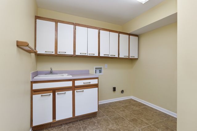 647 Durrett Dr, Nashville, TN 37211