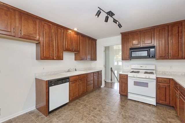 647 Durrett Dr, Nashville, TN 37211